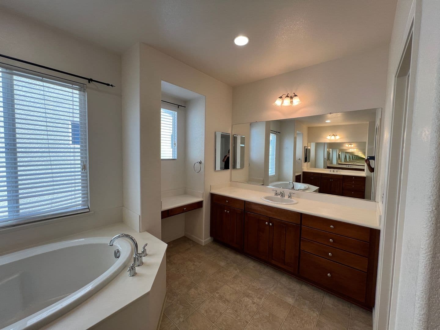 Modesto House: 2553 Acapulco Way