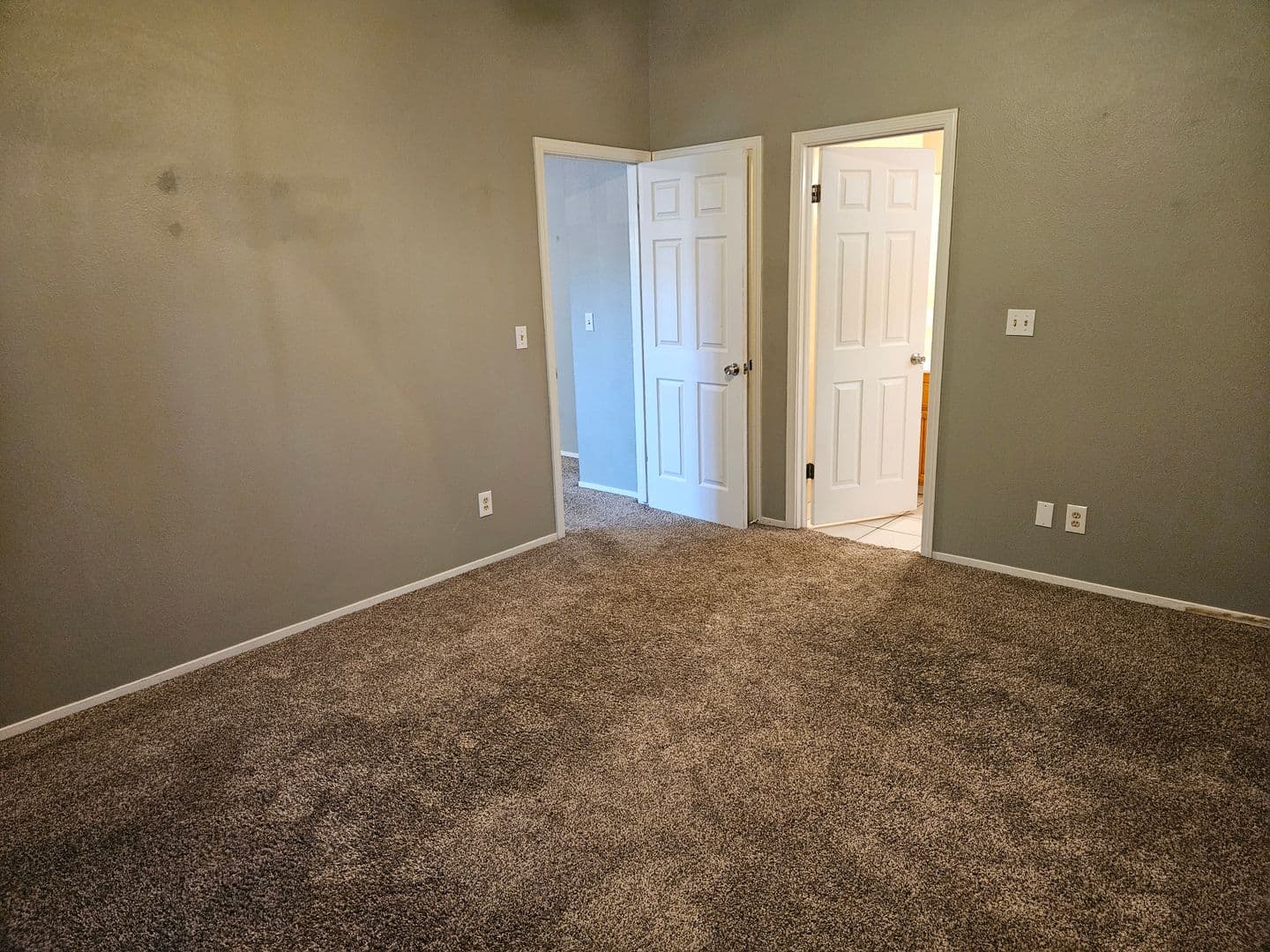 Modesto House: 221 Rector Ln