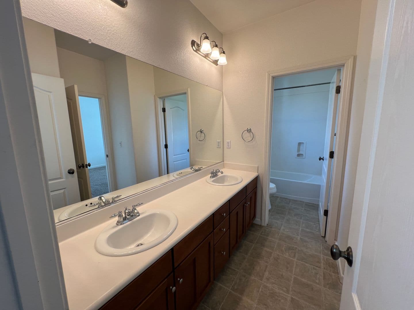 Modesto House: 2553 Acapulco Way