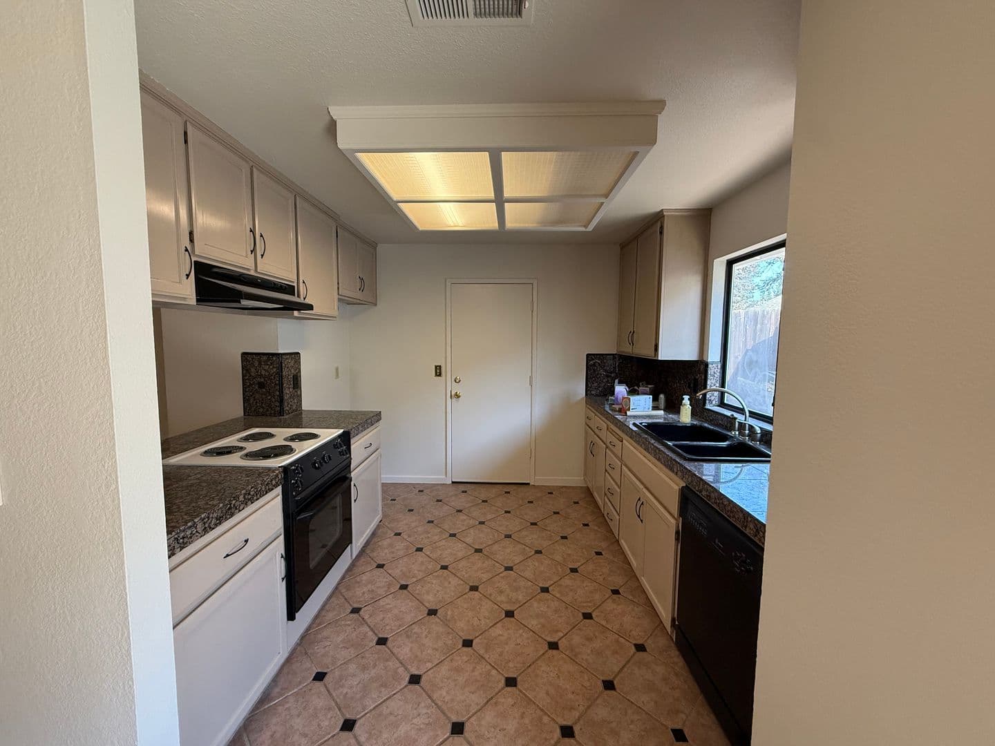 Modesto House: 3120 Sugar Bear Ct