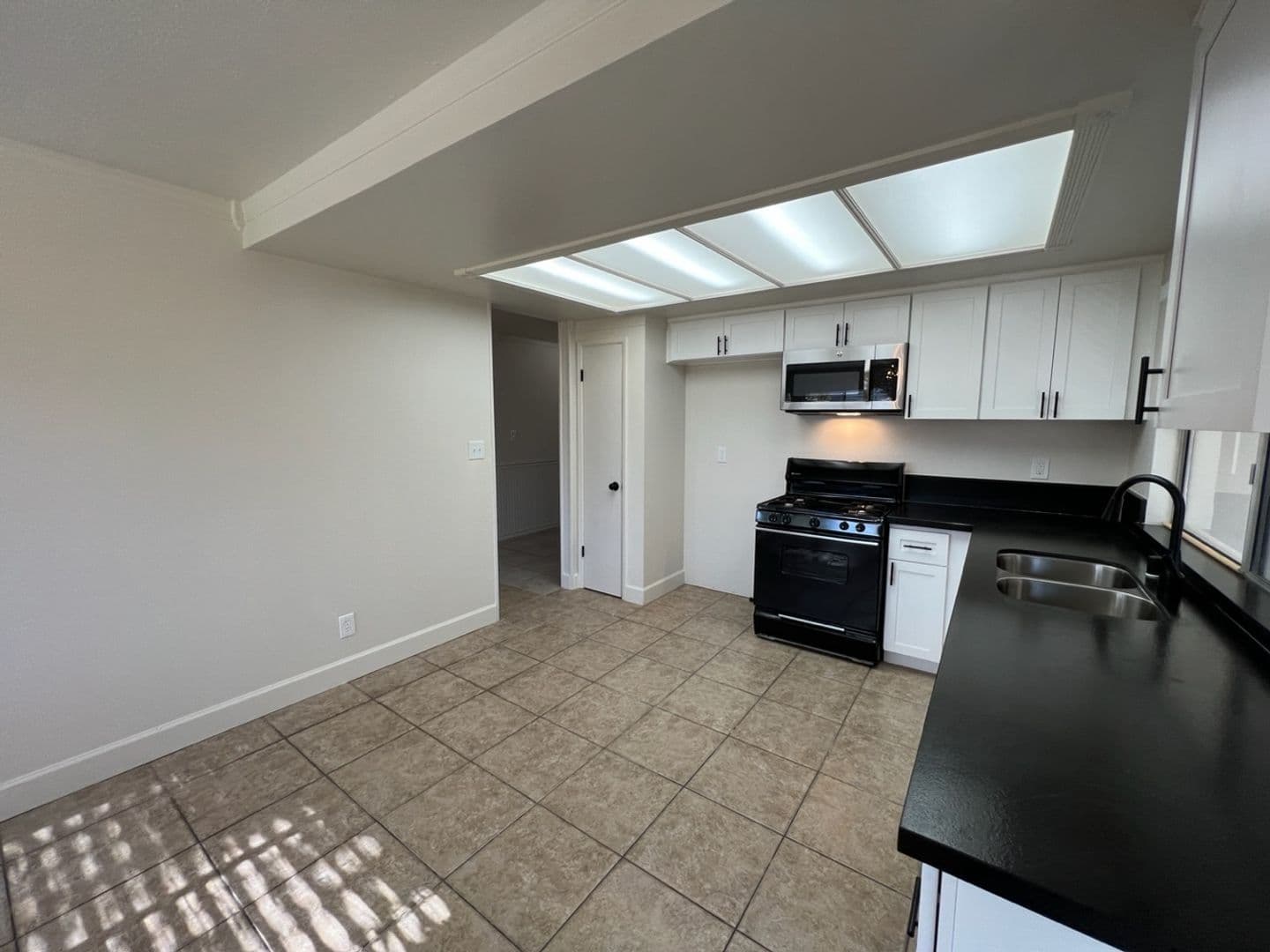 Modesto House: 1536 Sheldon Dr