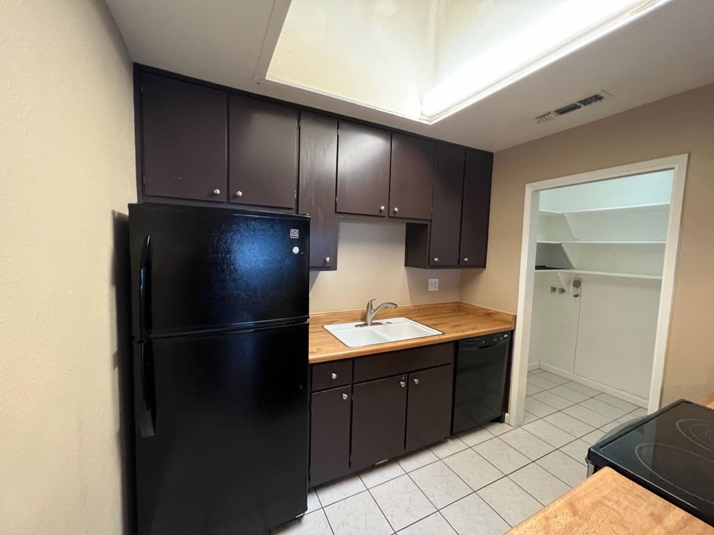 Modesto House: 3400 Kingswood Dr