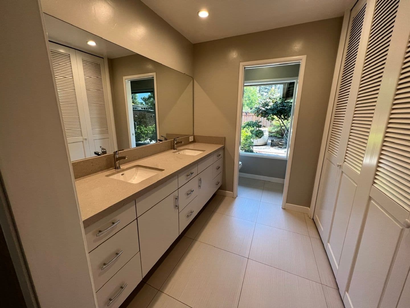 Modesto House: 418 Wentworth Ln