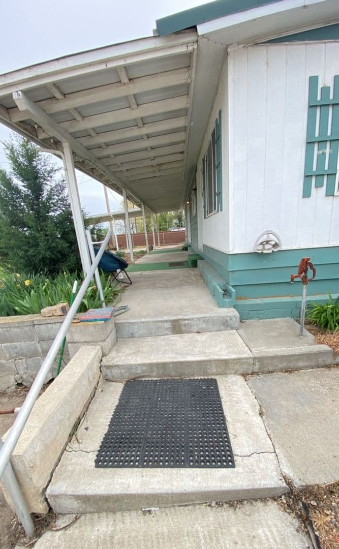 Nyssa House: 3255 Hwy 201
