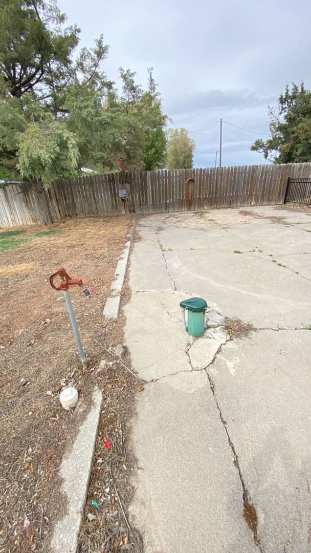 Nyssa House: 3255 Hwy 201