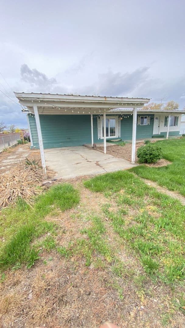 Nyssa House: 3255 Hwy 201