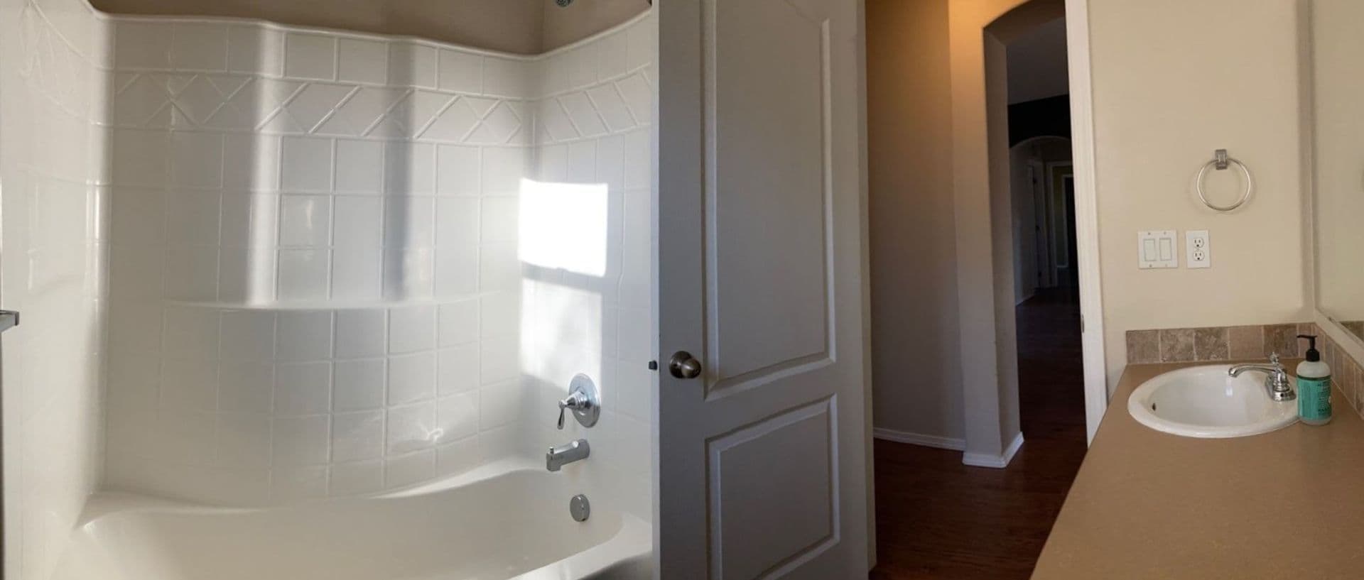 Nampa House: 12692 Sunstone St