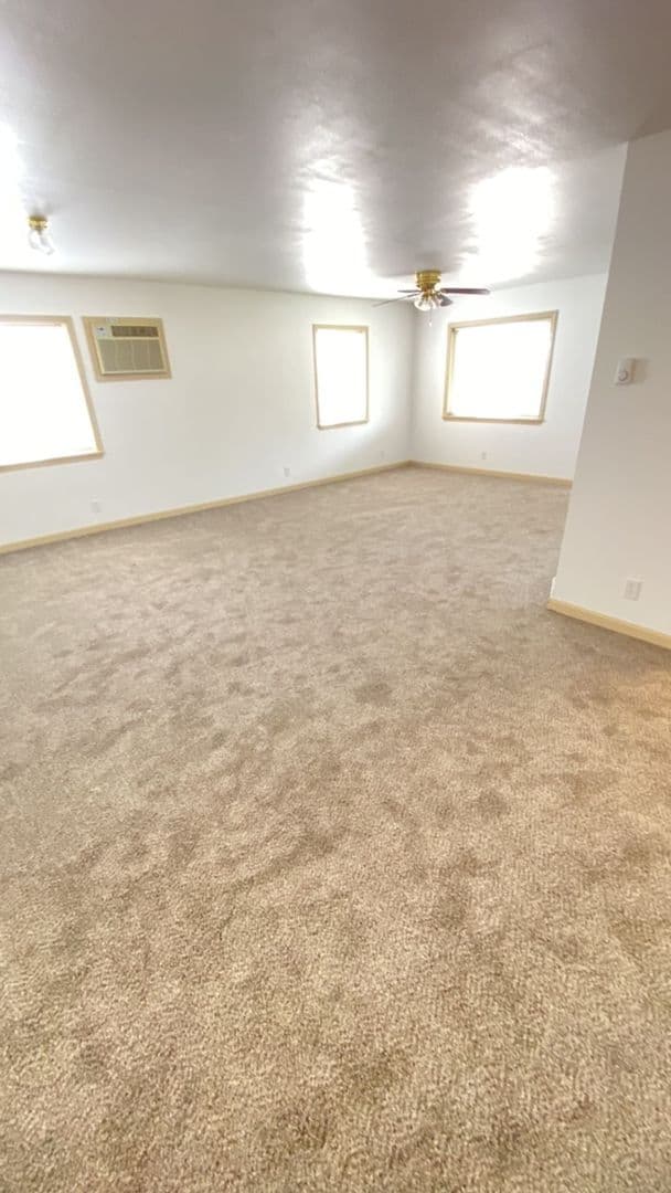 Nyssa House: 3255 Hwy 201