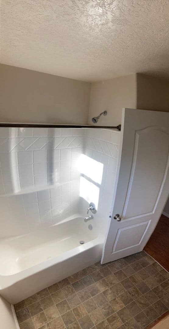 Nampa House: 12692 Sunstone St