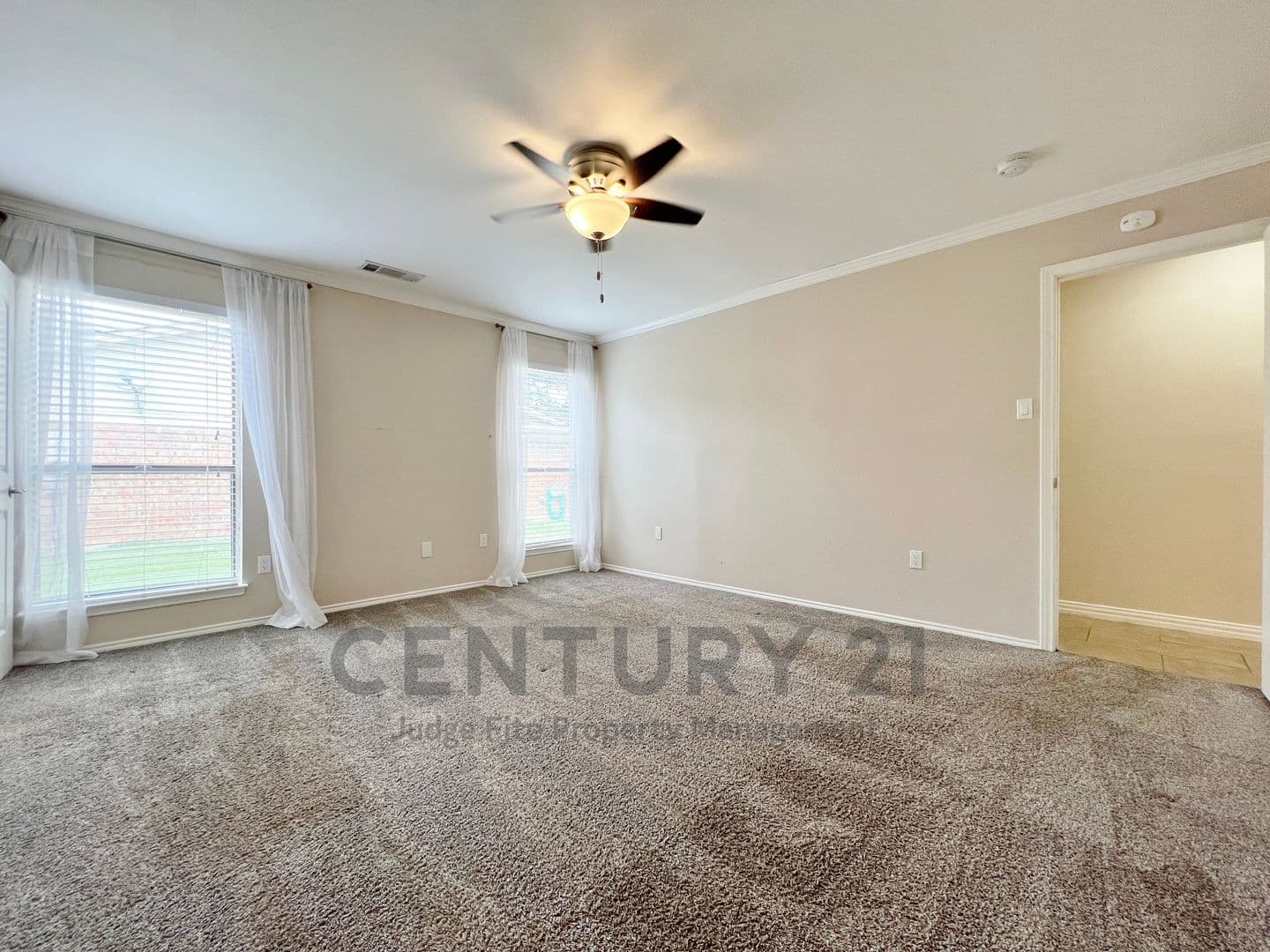 Bedford House: 3101 Murphy Drive