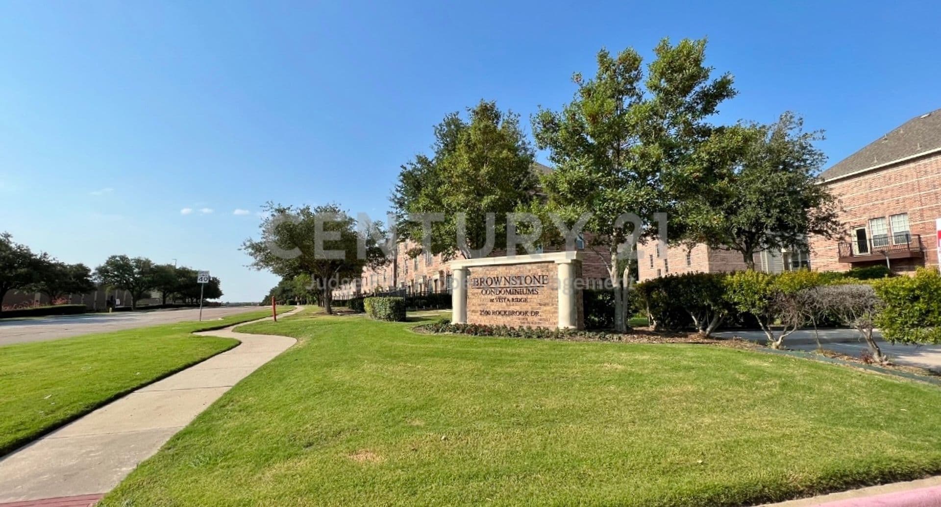 Lewisville Townhome: 2500 Rockbrook Drive Unit 40