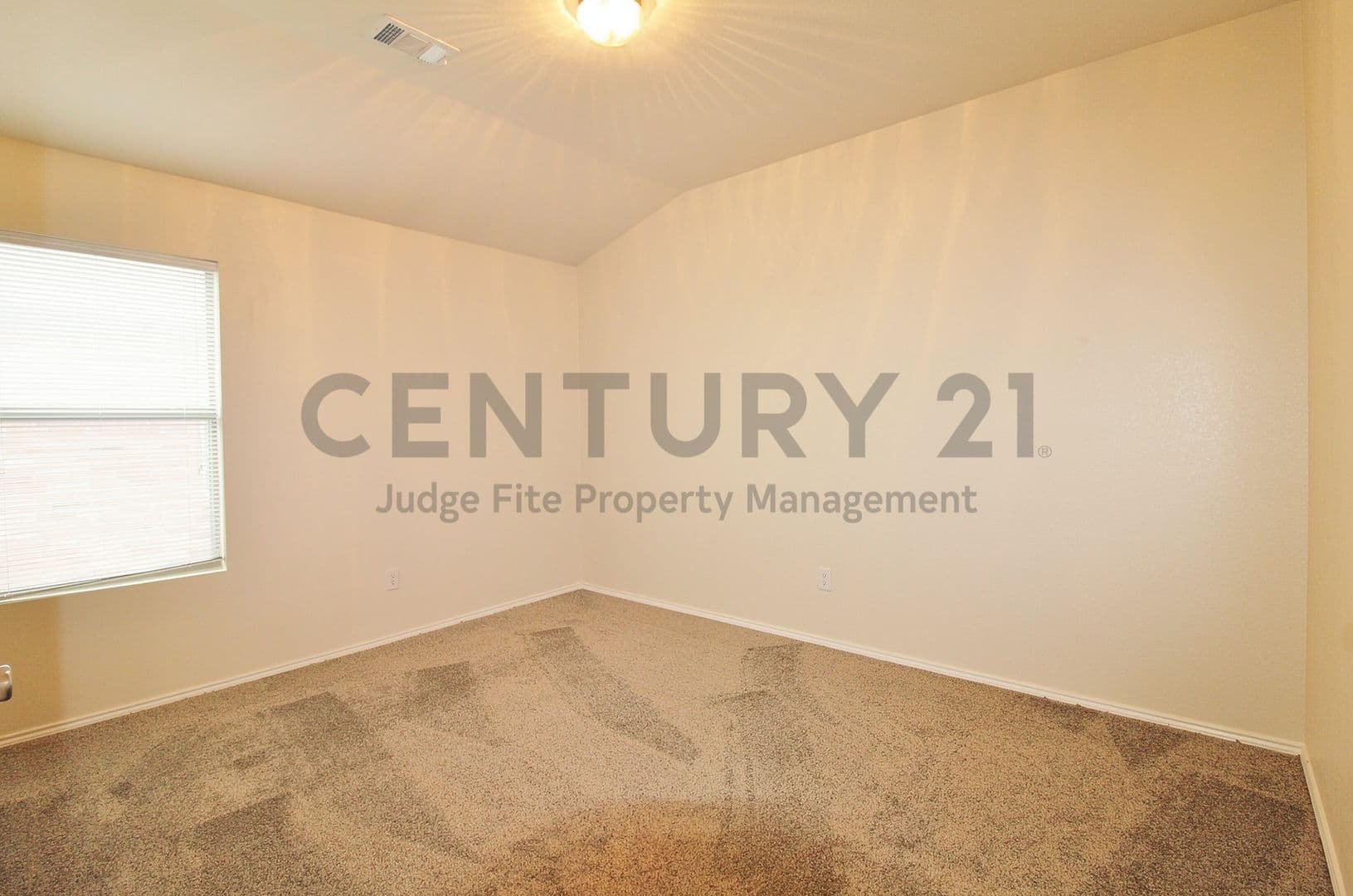 Fort Worth House: 9841 Willowick Avenue