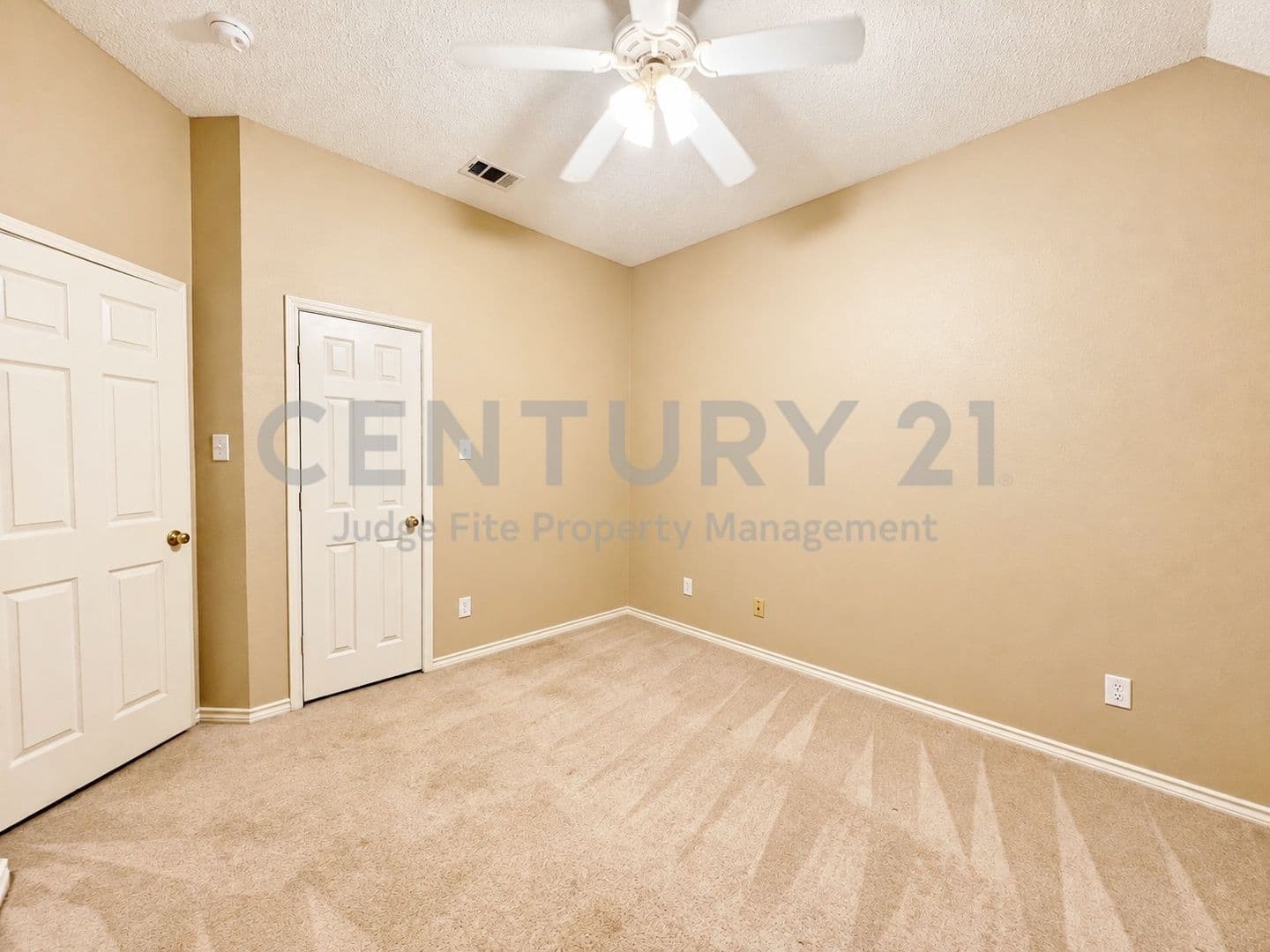 Highland Village House: 2685 Hillside Drive