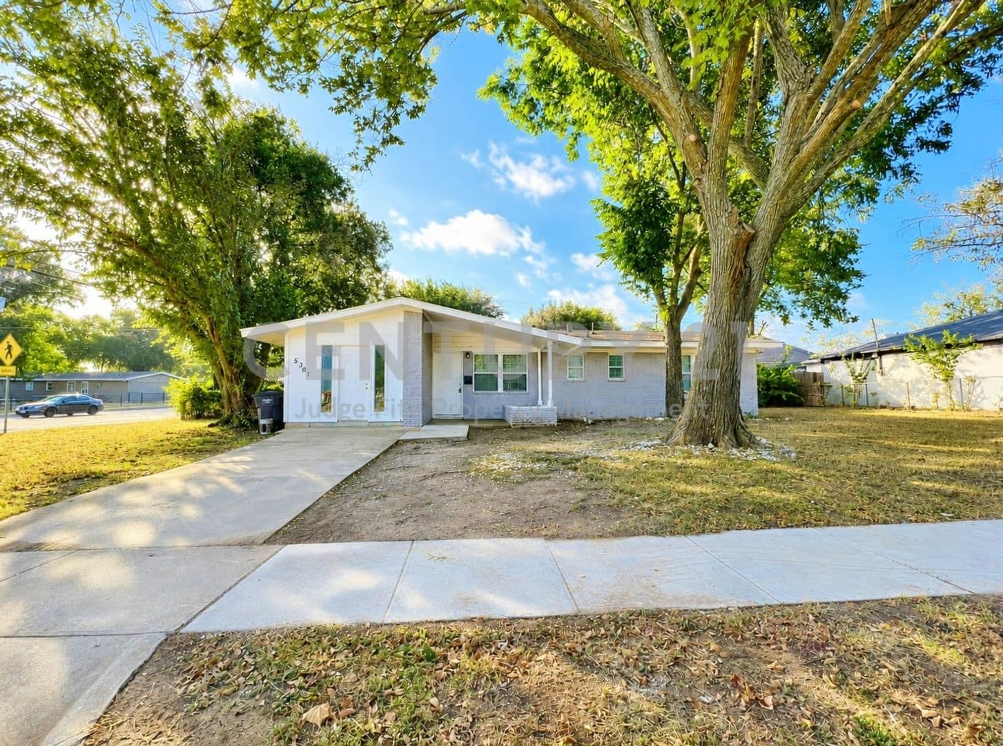 Fort Worth House: 5301 Mansel Lane