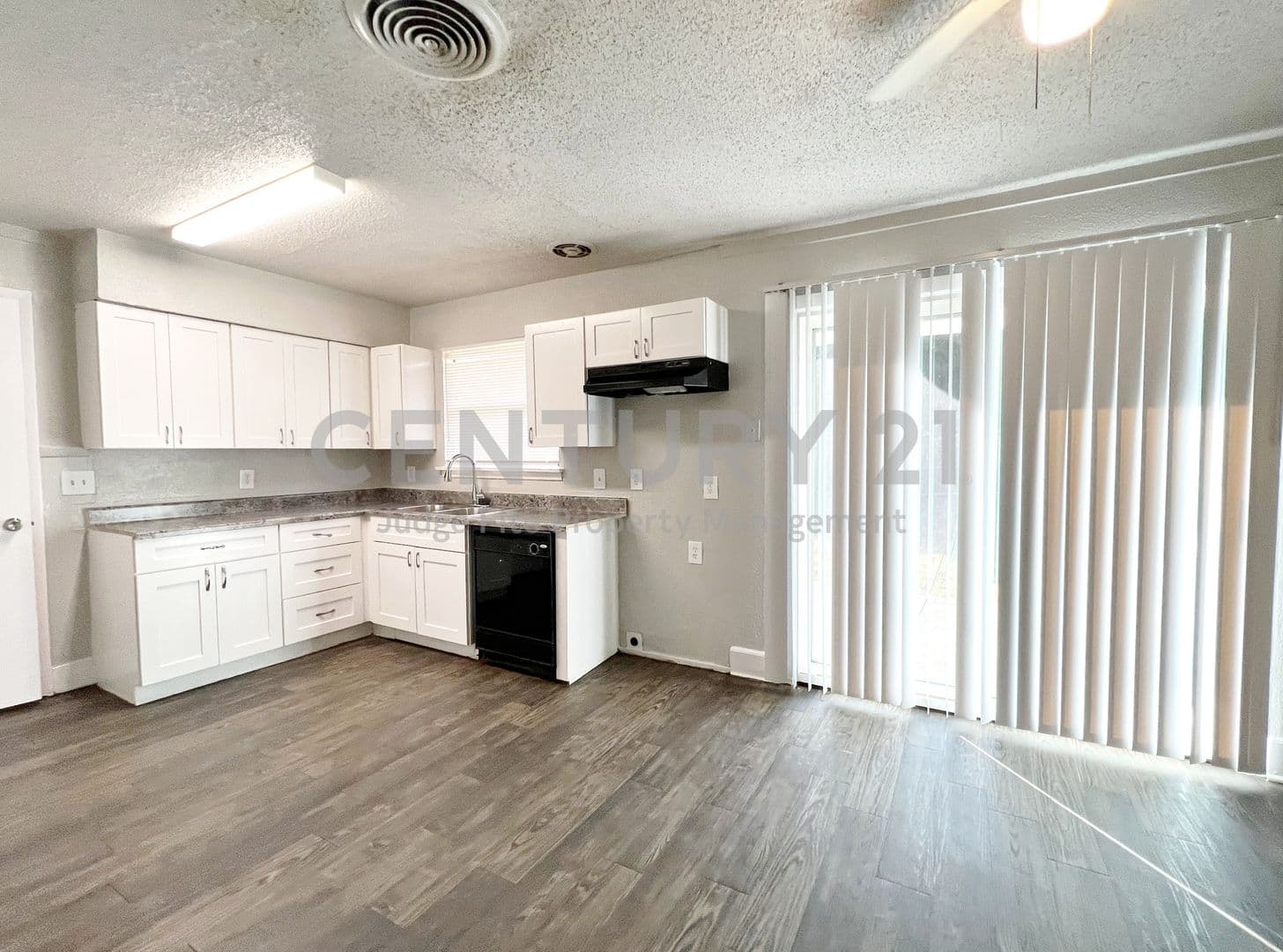 Fort Worth House: 5301 Mansel Lane