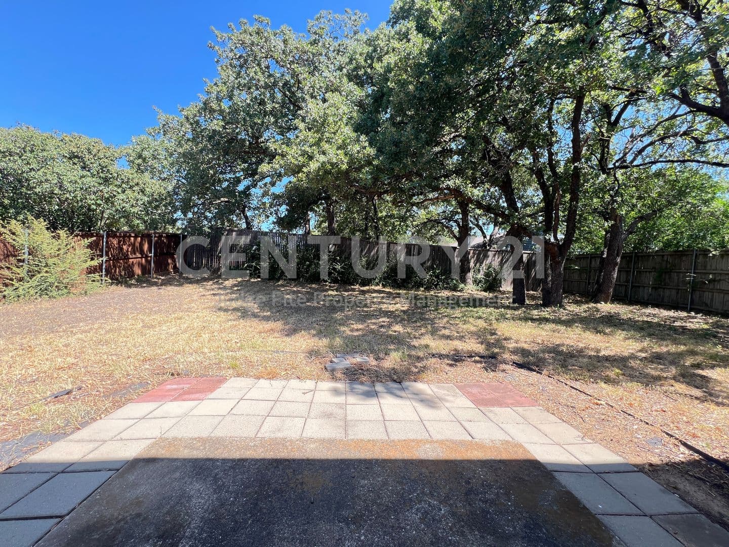 Denton House: 2019 Longmeadow Court