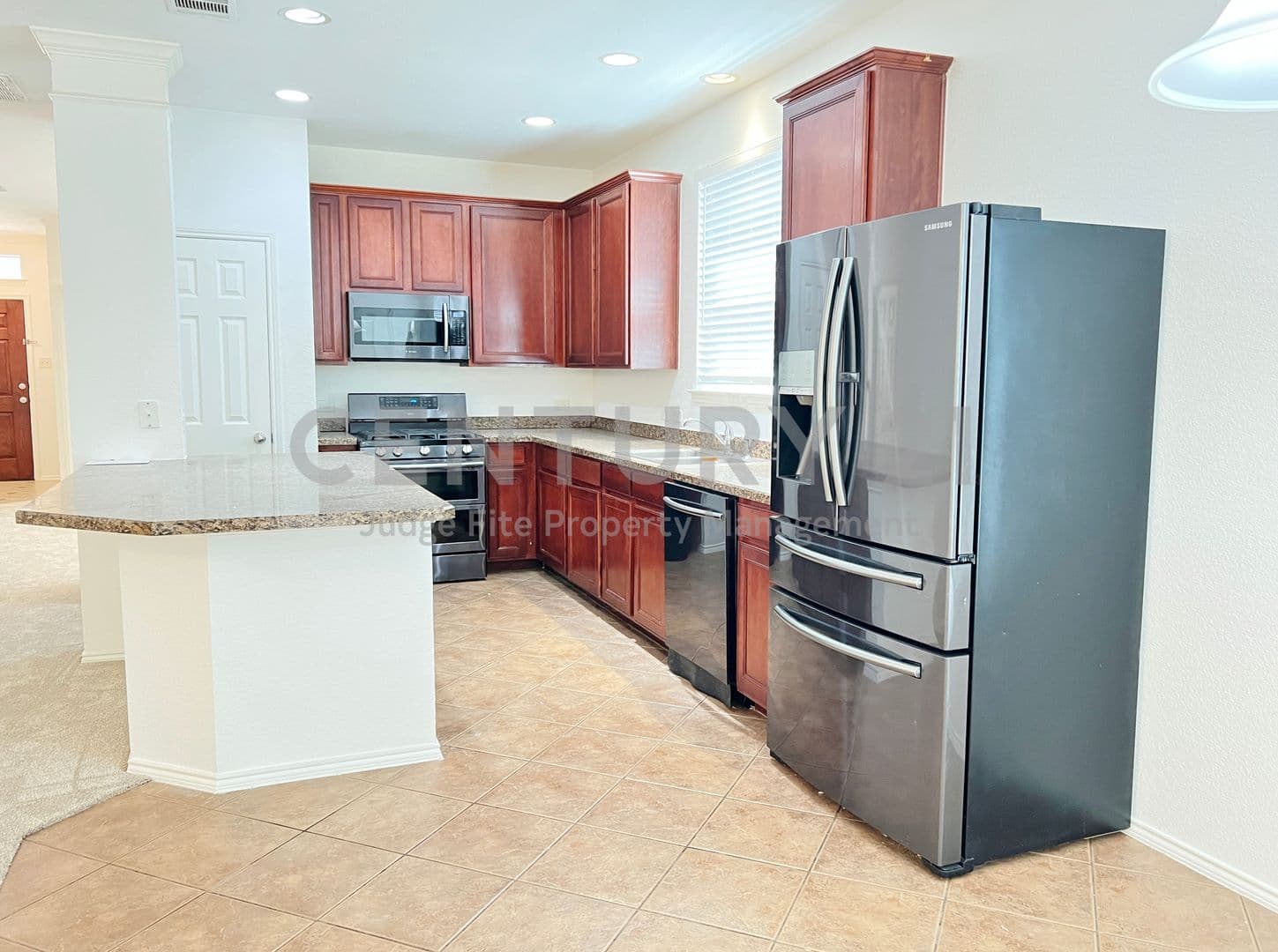 Roanoke House: 15465 Adlong Drive