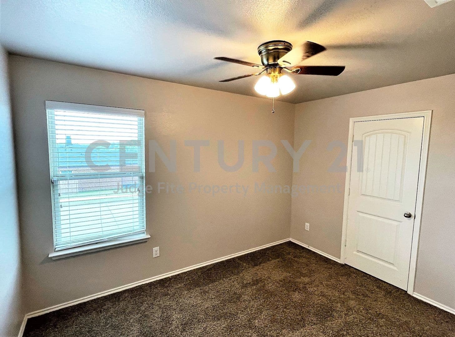 Royse City House: 208 Dye Drive