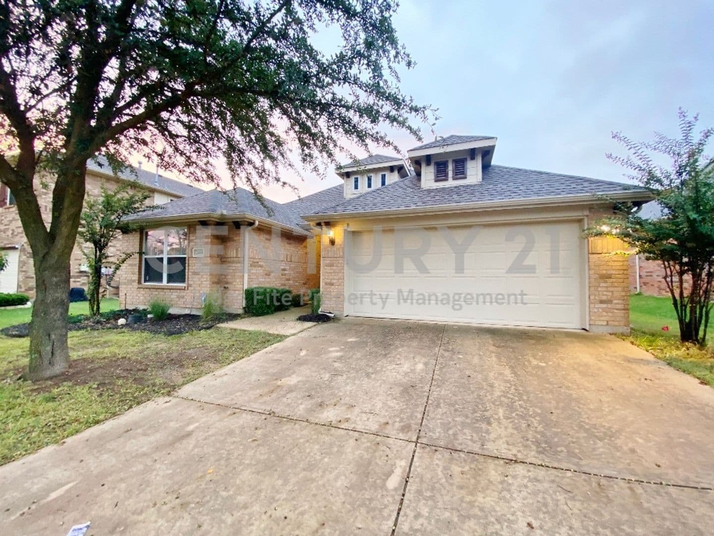 Denton House: 2400 Miranda Place