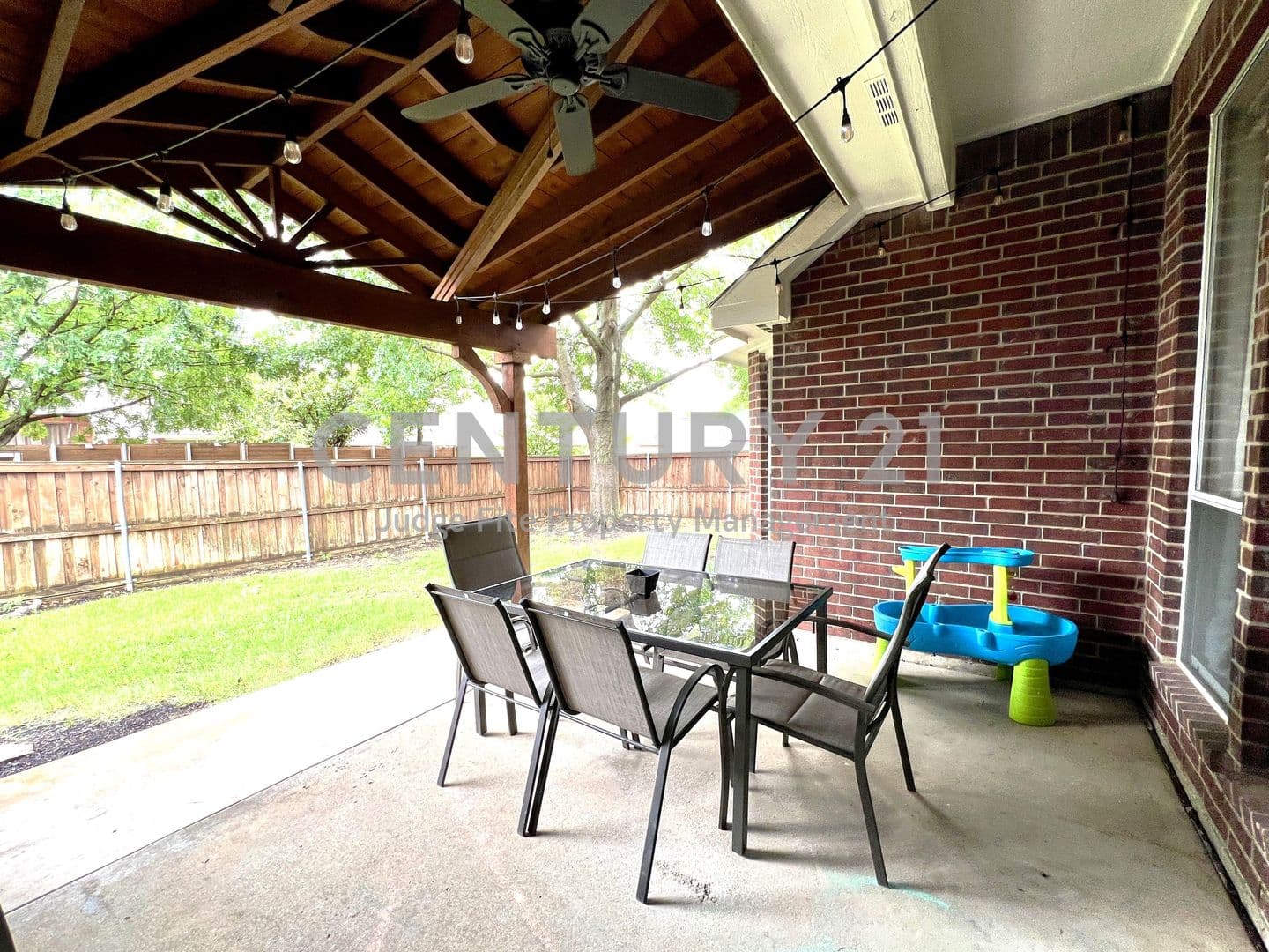 Frisco House: 11413 Huntington Road