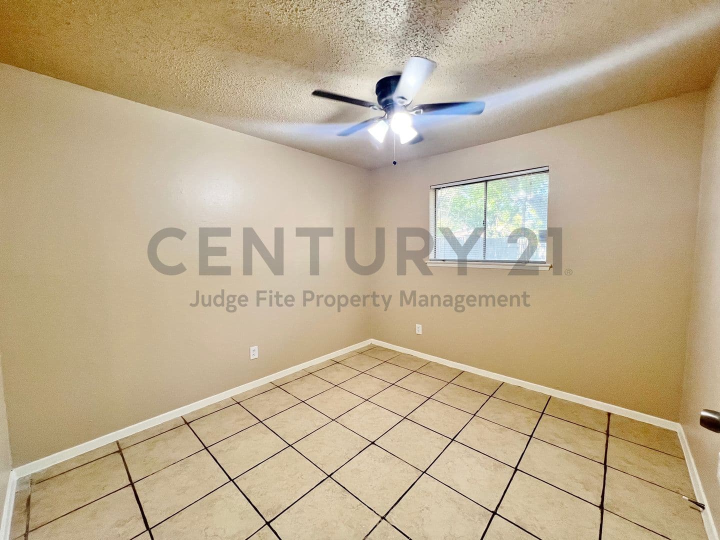 Duncanville House: 219 Rockaway Drive