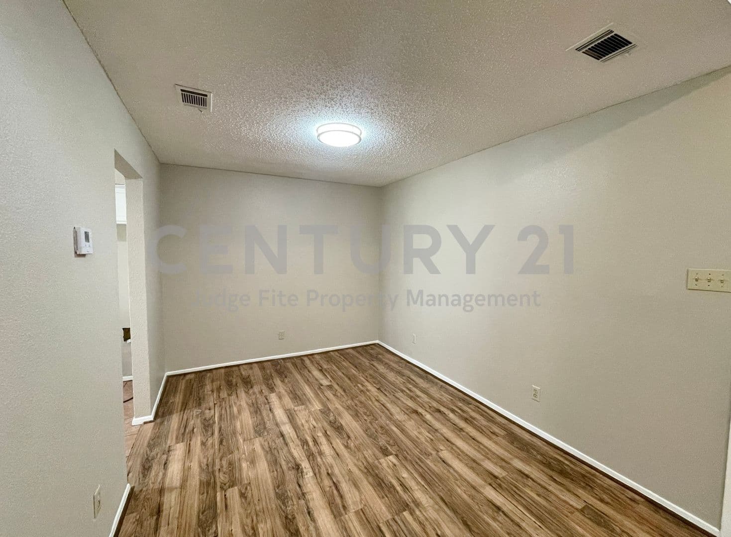 Irving Townhome: 1910 Wilshire Drive