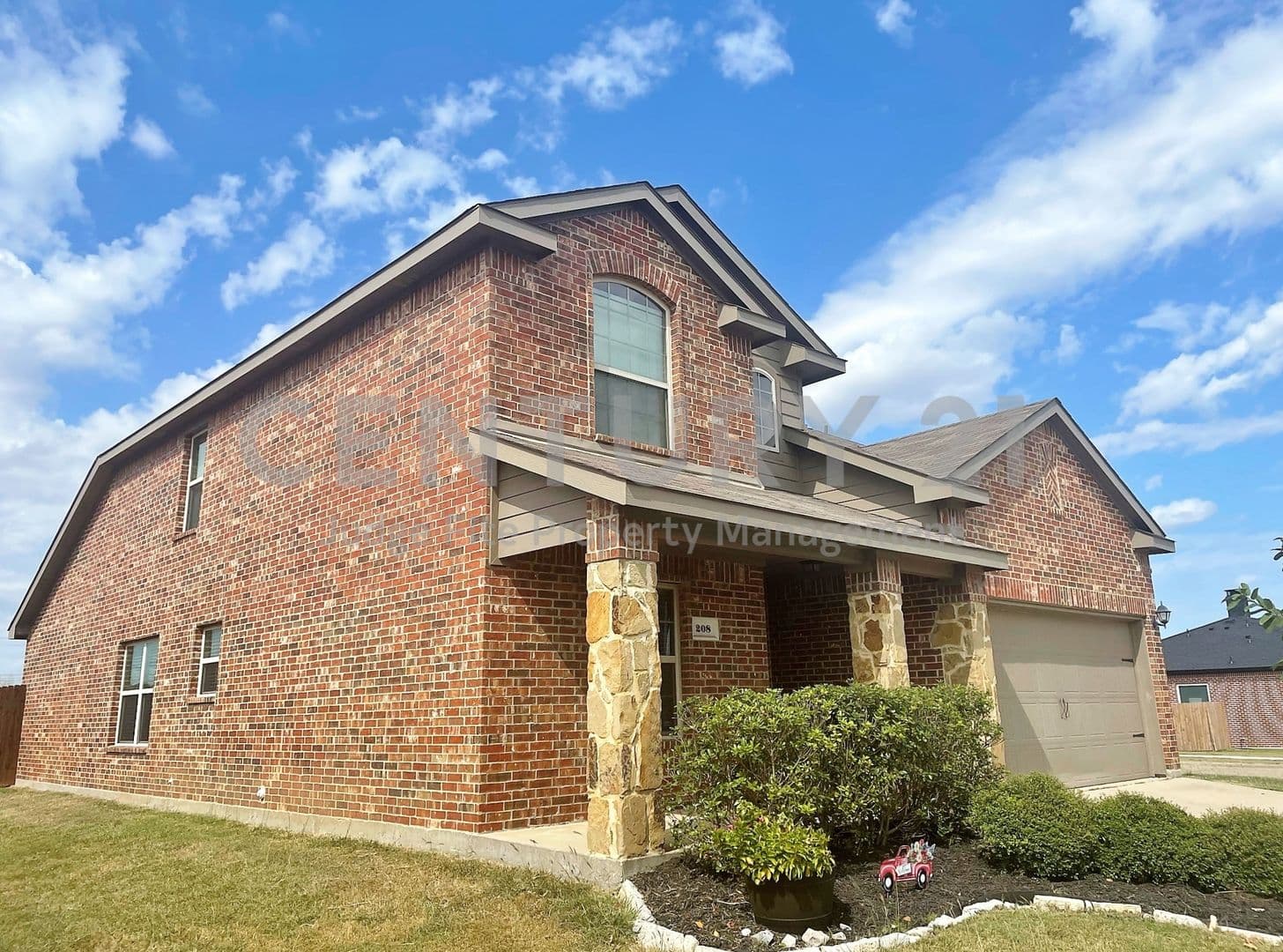 Royse City House: 208 Dye Drive