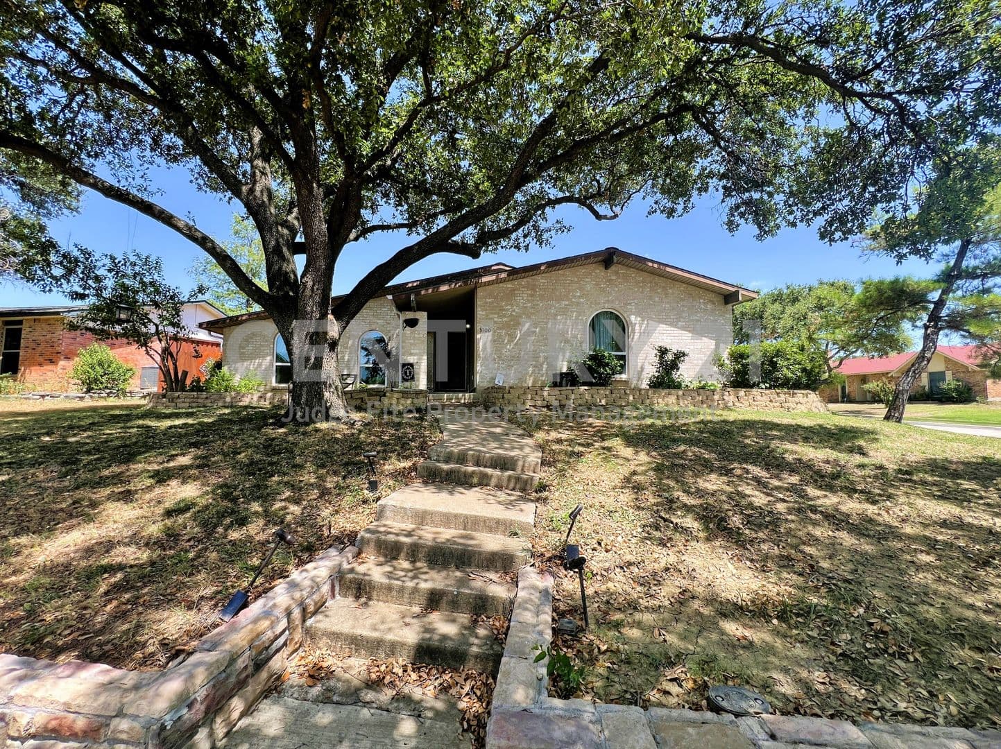 Carrollton House: 3100 Chestnut Road