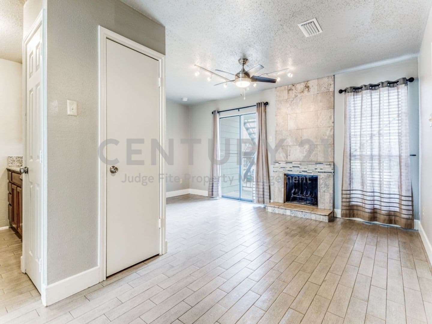 Dallas Condo: 1503 N. Garrett Avenue #111