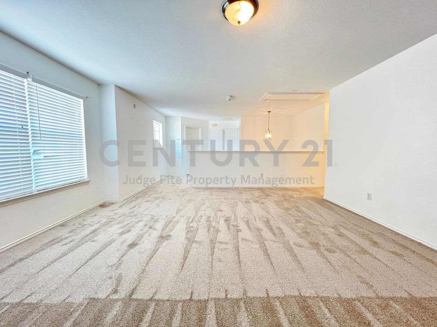 Roanoke House: 15465 Adlong Drive