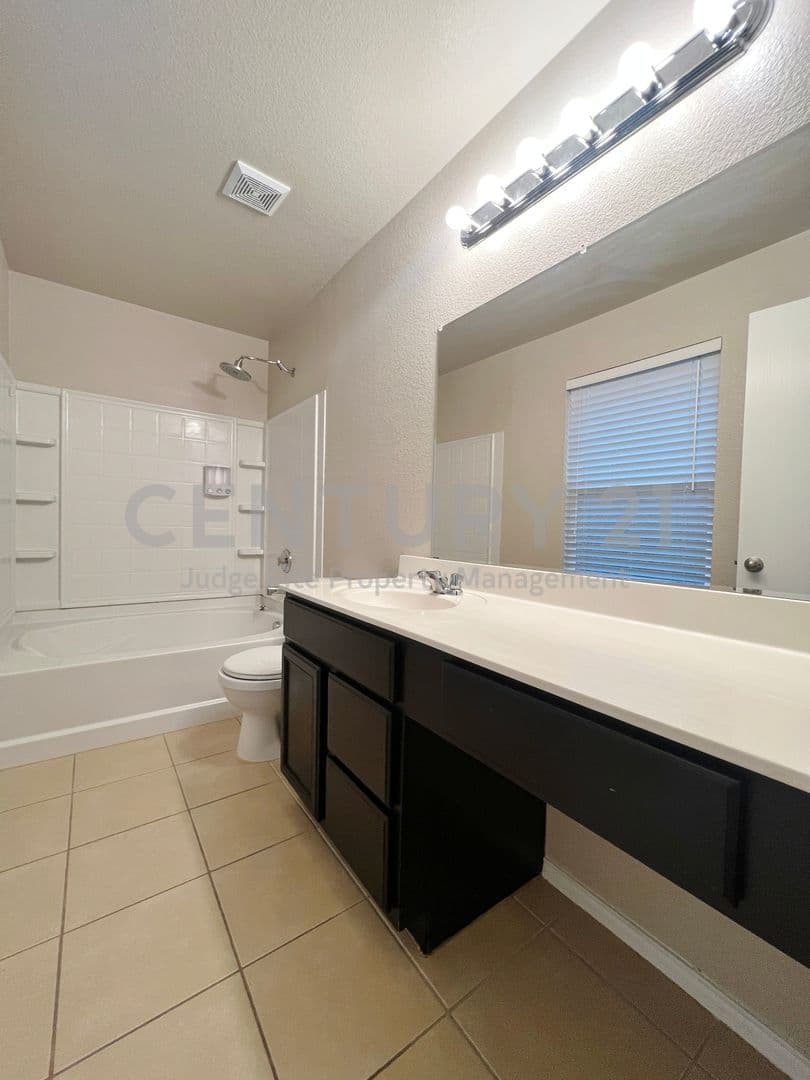 Fort Worth House: 9925 Amaryllis Lane