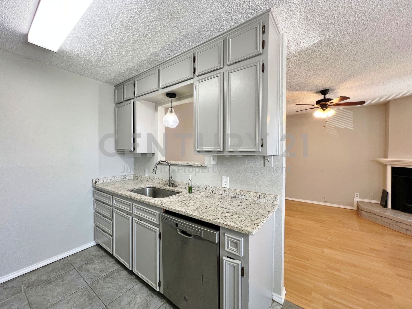 Fort Worth House: 104 Woodie Way Unit C