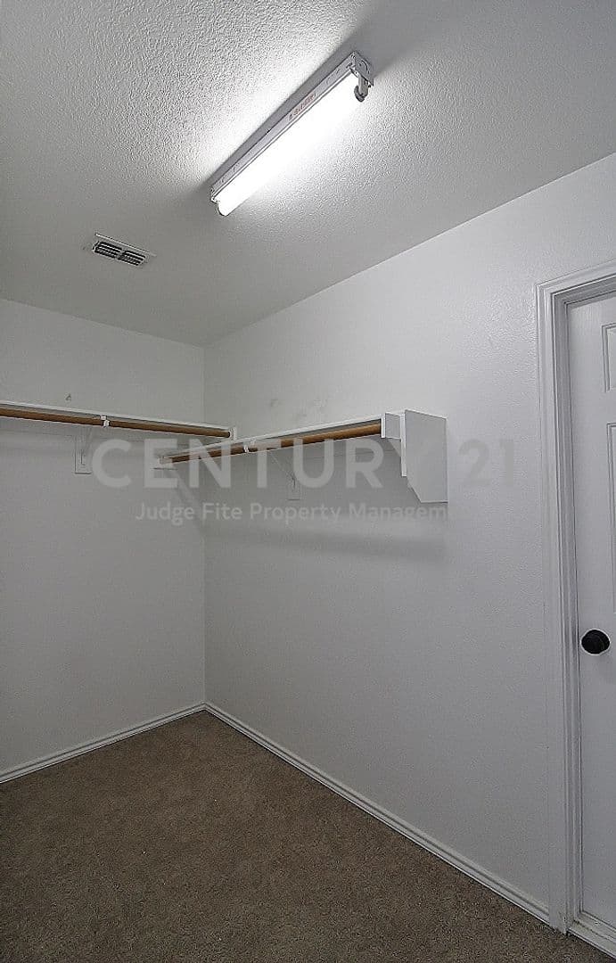 Fort Worth House: 10125 Sourwood Drive