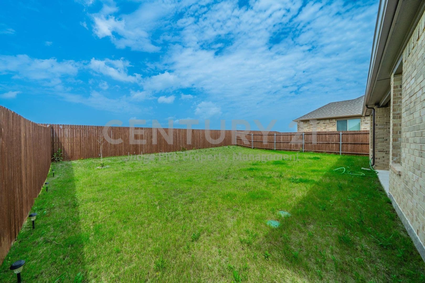 Alvarado House: 1057 Nighthawk Trail