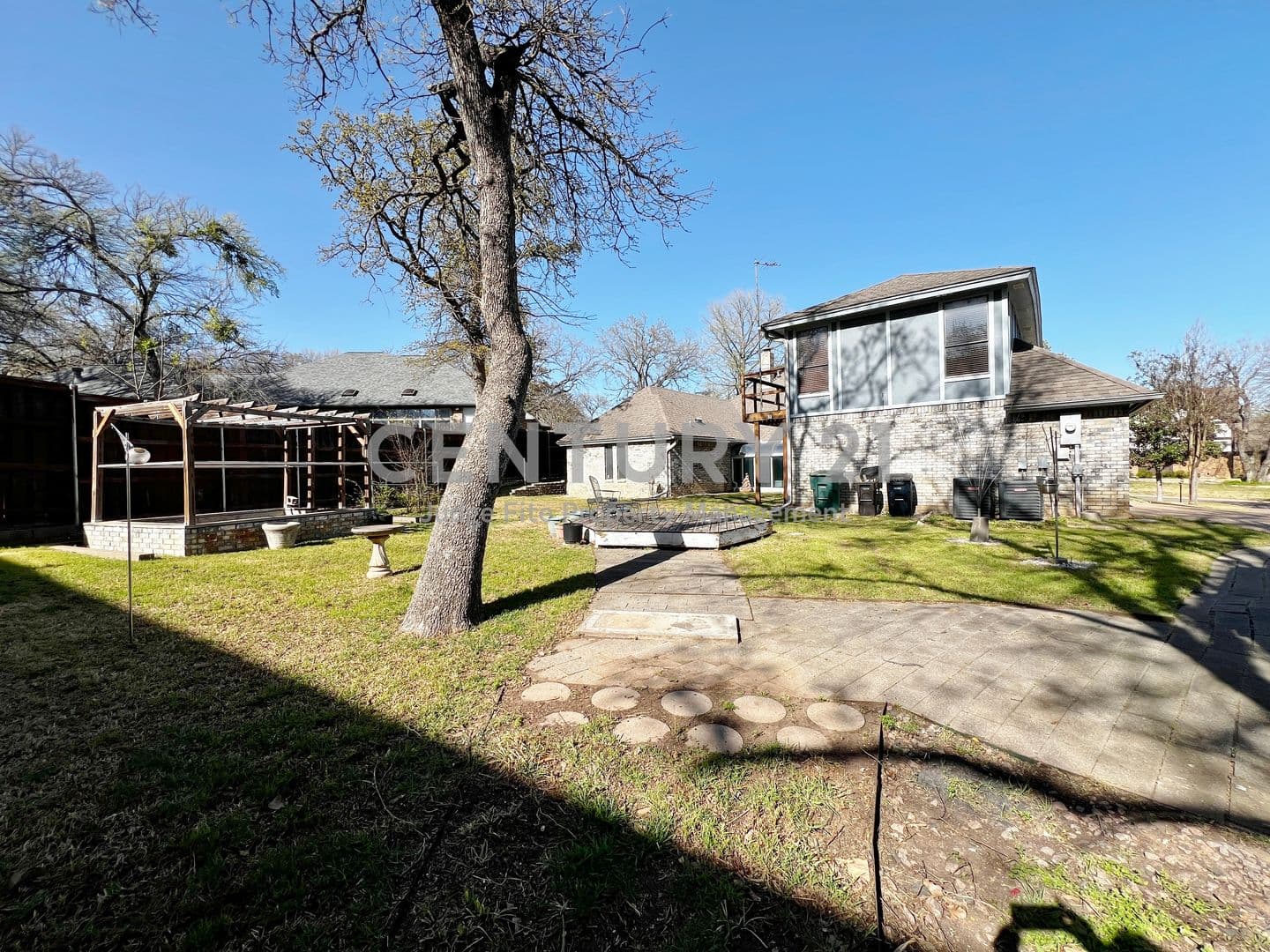 Fort Worth House: 812 Newport Road