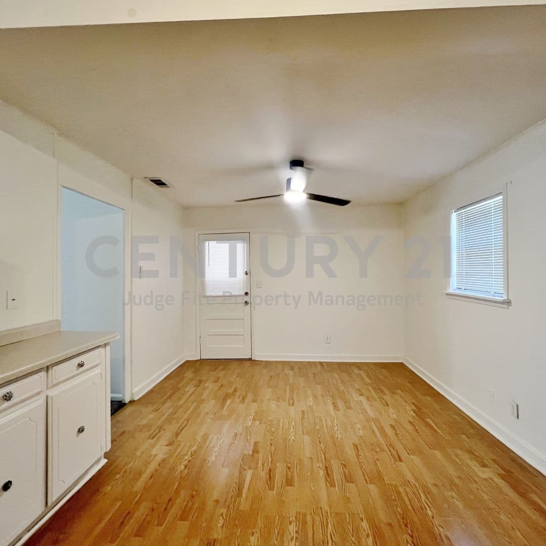 Rockwall House: 206 Renfro Street