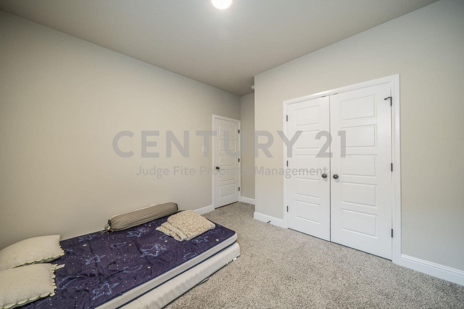 Alvarado House: 1057 Nighthawk Trail
