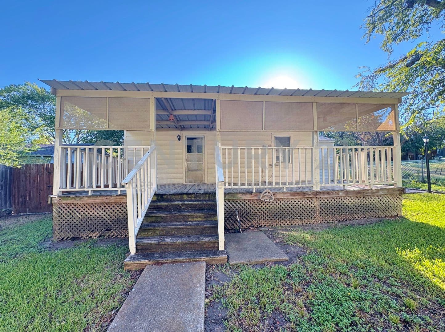 Rockwall House: 206 Renfro Street
