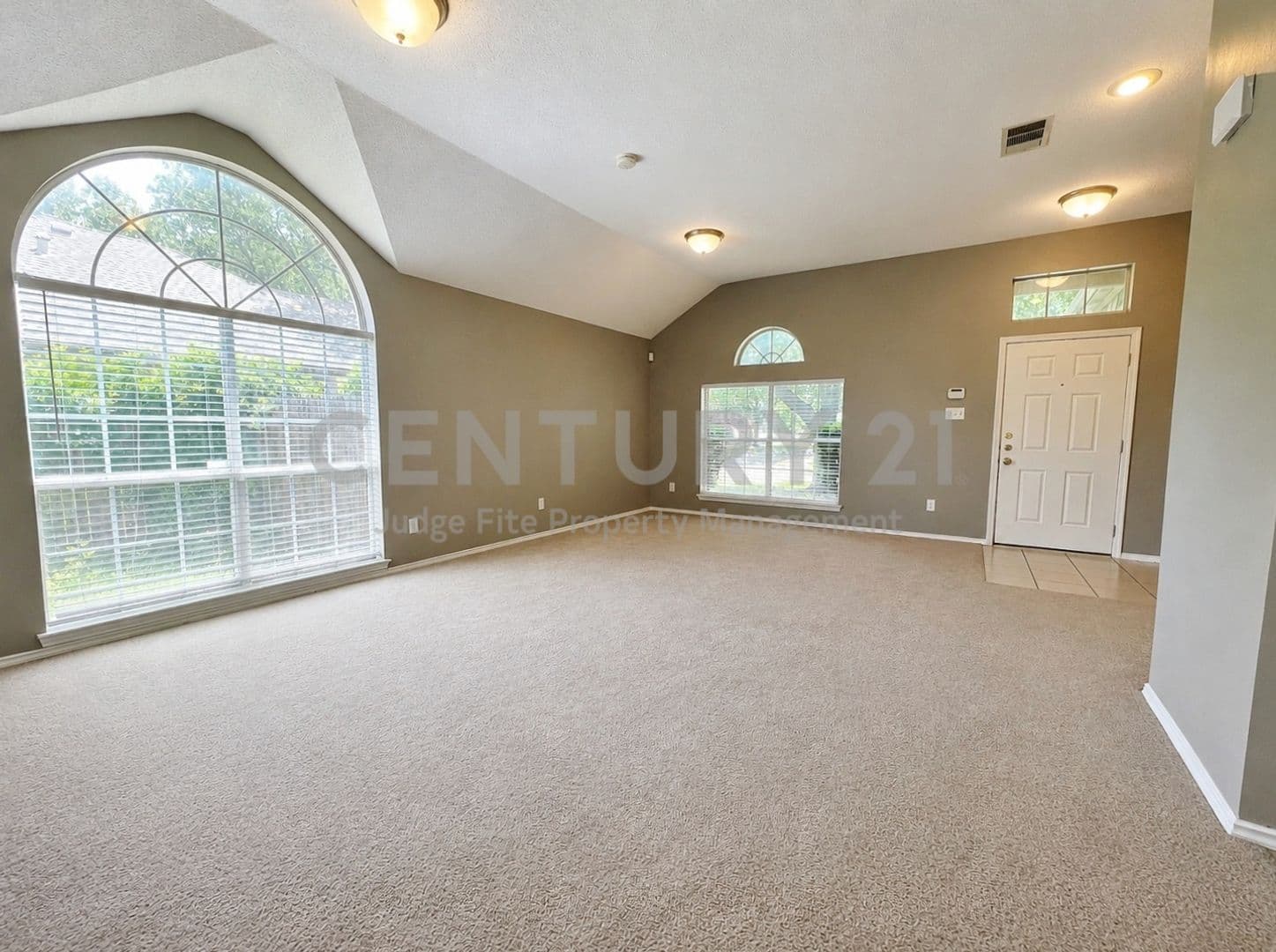 Frisco House: 7700 Glenoaks Drive