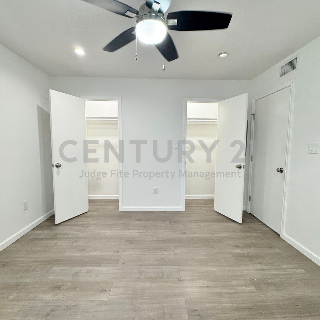 Dallas Condo: 5010 San Jacinto Street #205