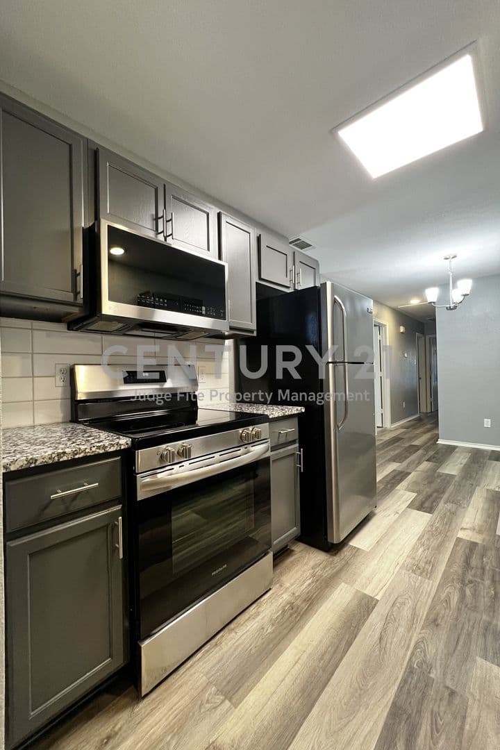 Fort Worth House: 1010 S. Retta Street
