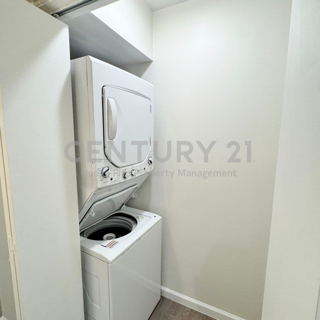 Dallas Condo: 5010 San Jacinto Street #204