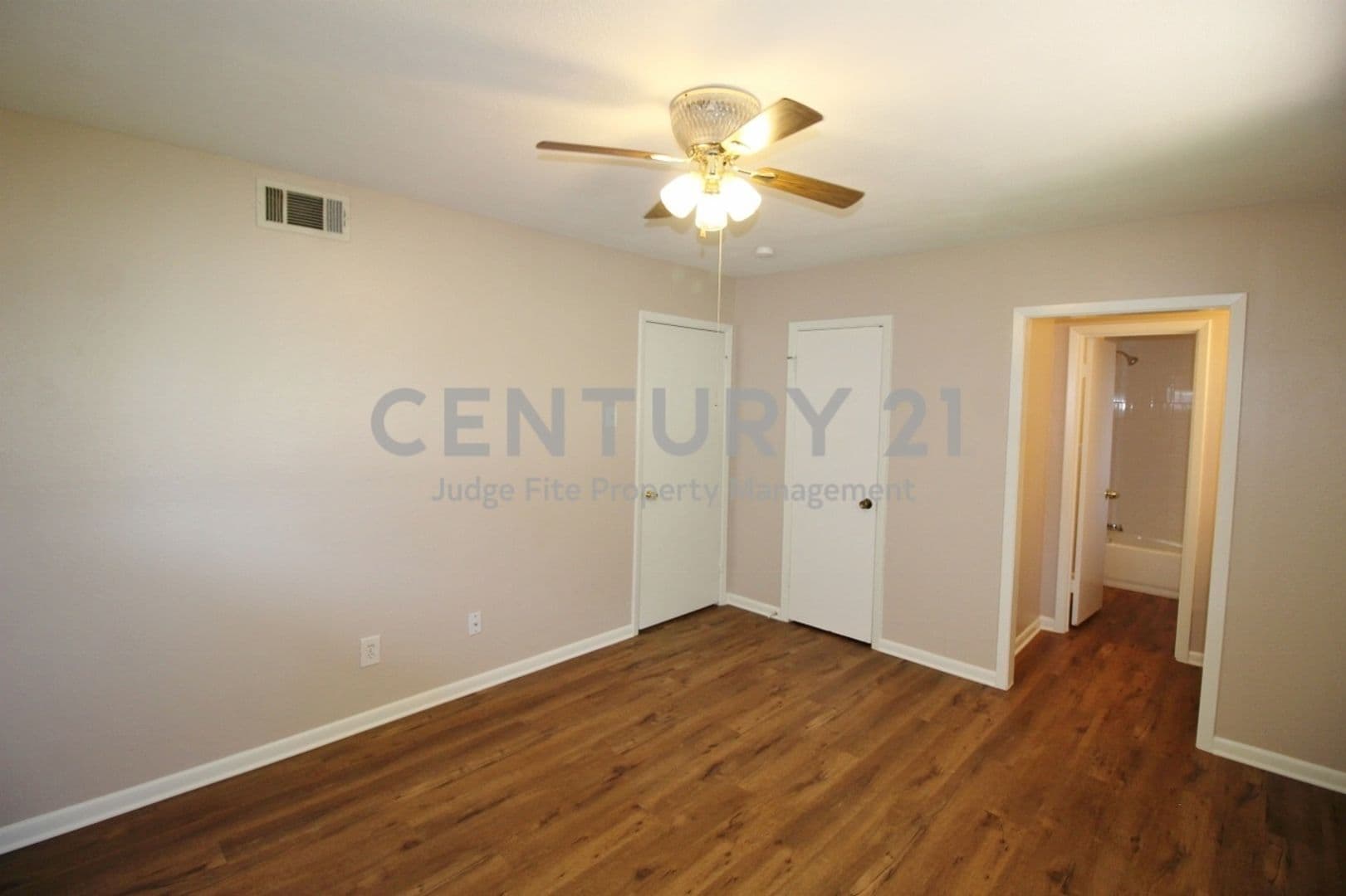 Lancaster House: 821 Rea Avenue