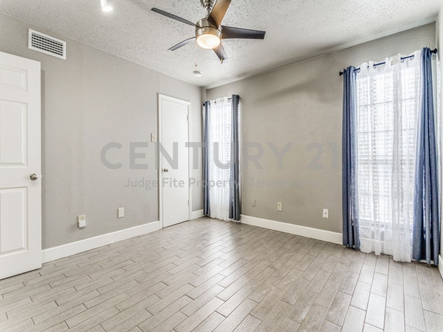 Dallas Condo: 1503 N. Garrett Avenue #111