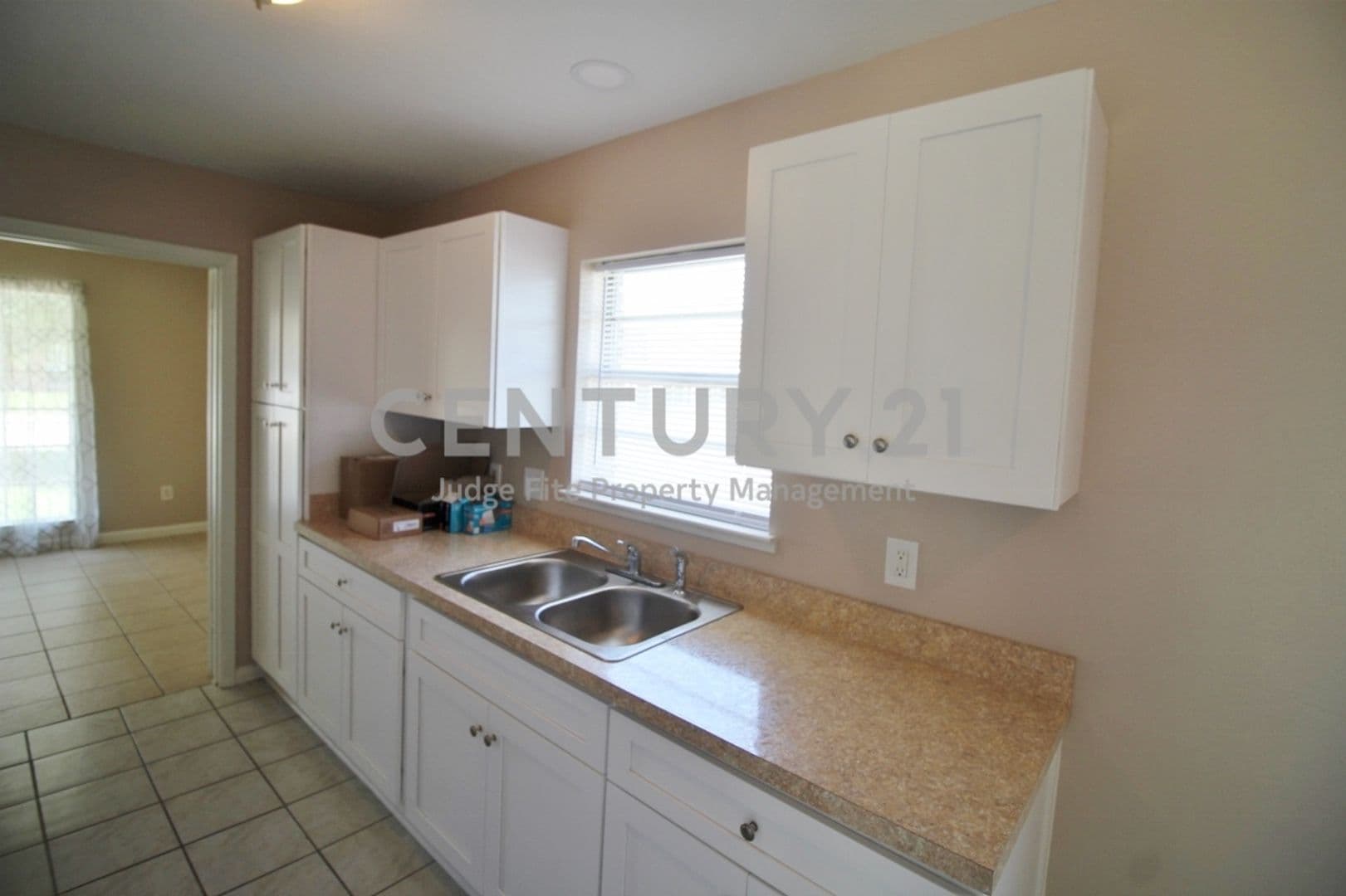 Lancaster House: 821 Rea Avenue