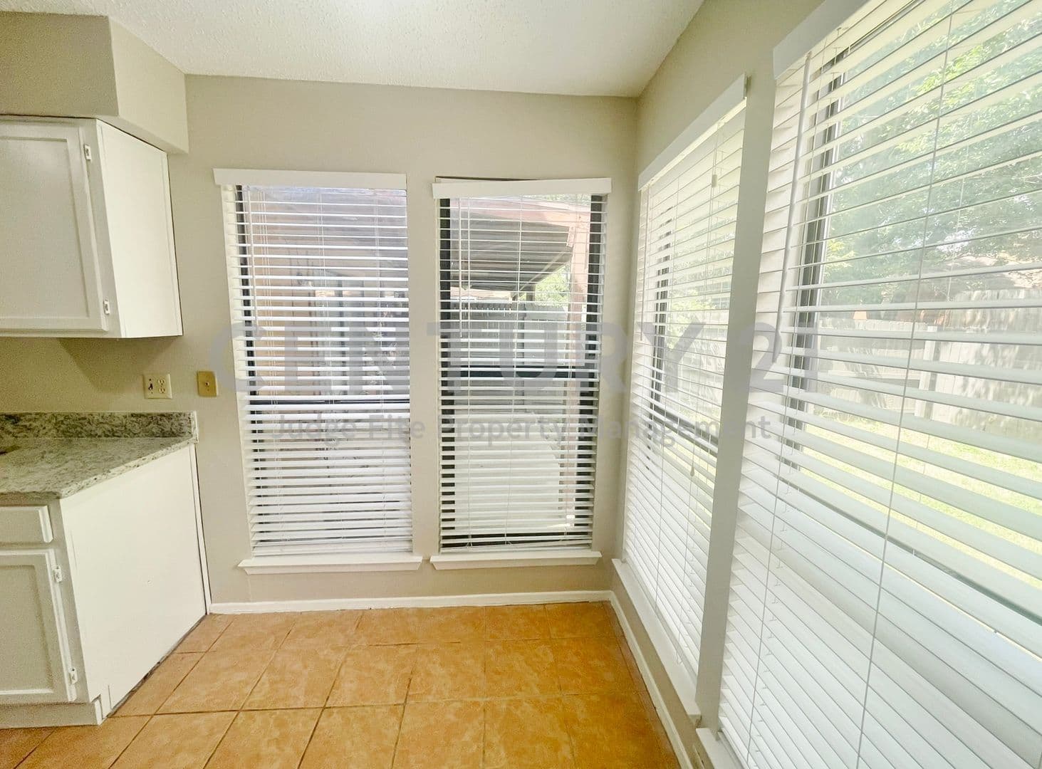 Irving Townhome: 1910 Wilshire Drive