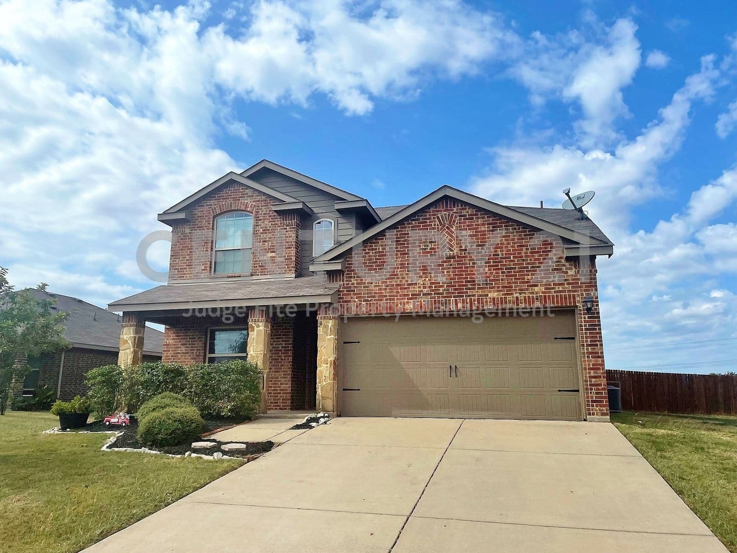 Royse City House: 208 Dye Drive