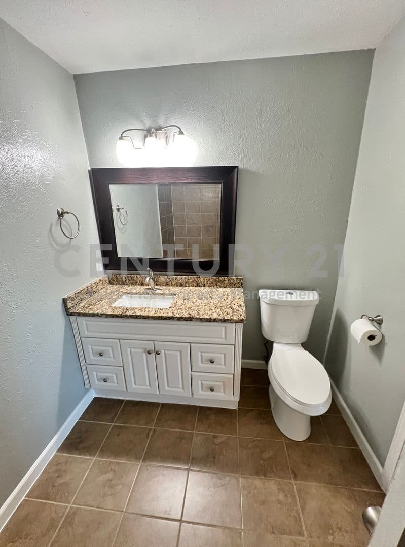 Carrollton House: 3100 Chestnut Road