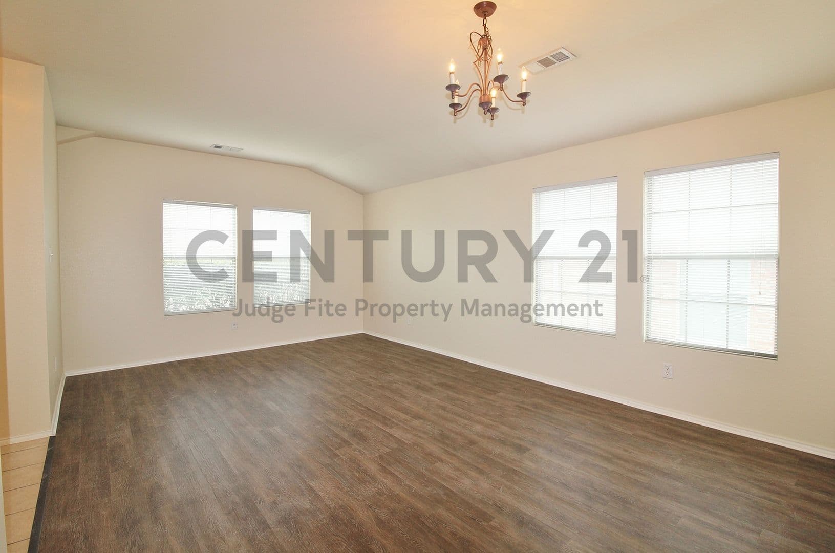 Fort Worth House: 9841 Willowick Avenue