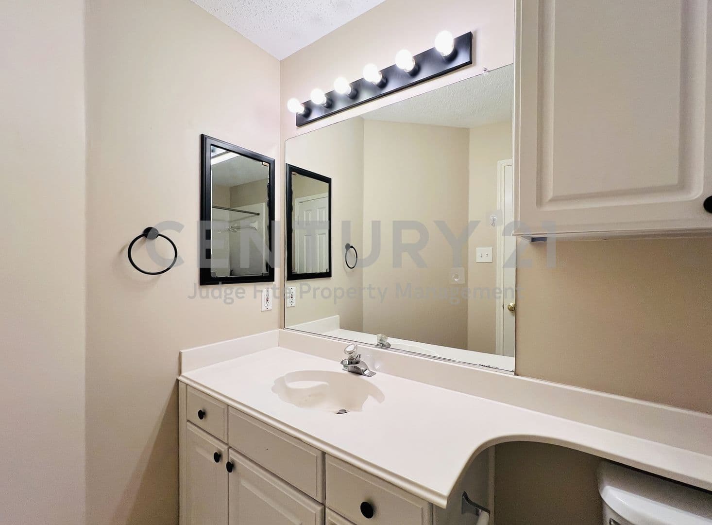 Highland Village House: 2685 Hillside Drive